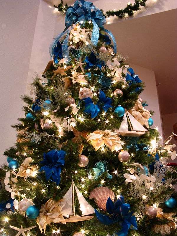 Christmas tree blue decoration