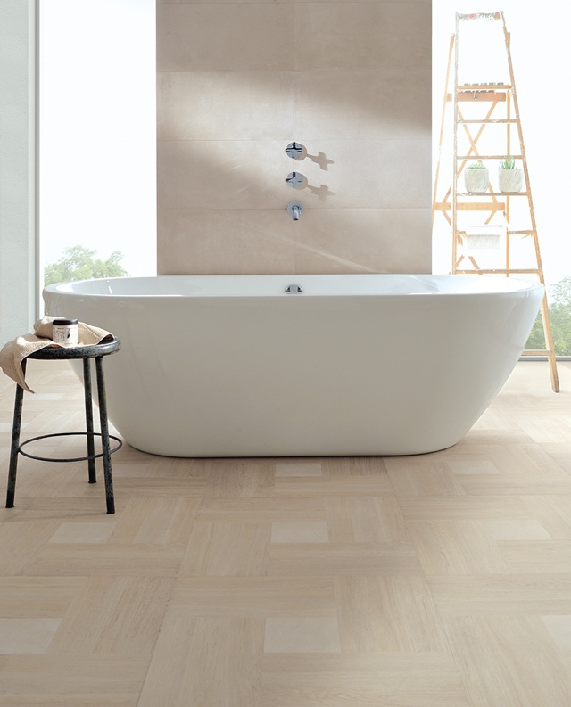 Epure beige tiled bathtub