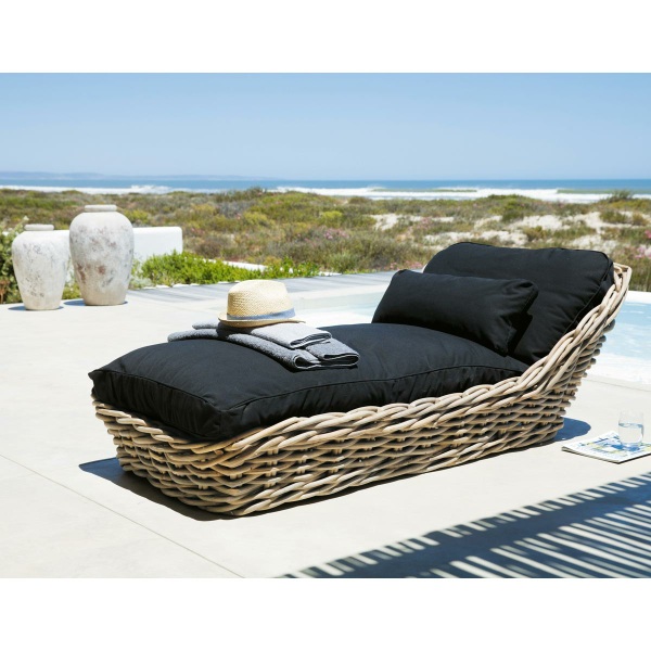 Black rustic lounge chair