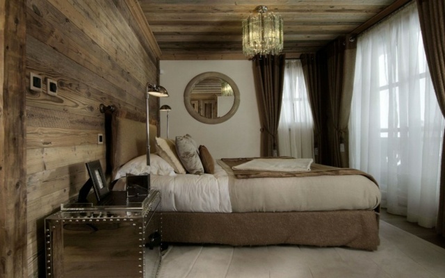 Chalet bedroom design wood coating