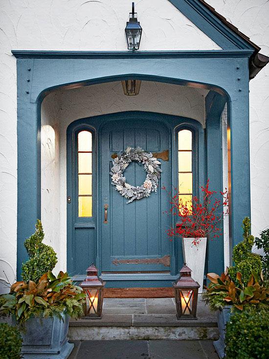 Christmas wreath accent mistletoe