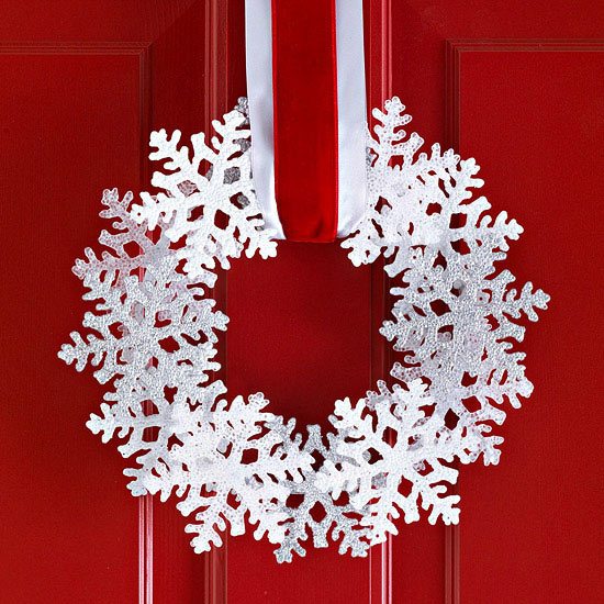 White christmas wreath snow flakes