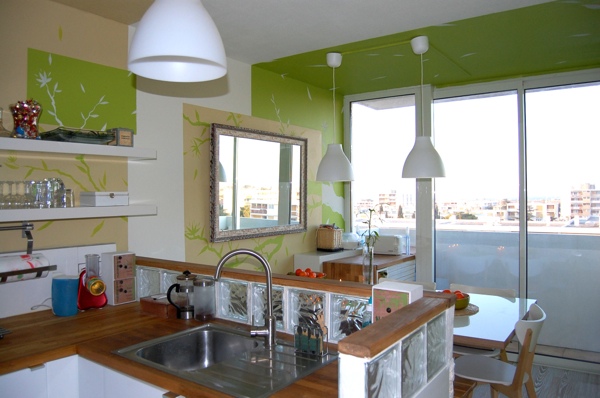 Kitchen in white and green