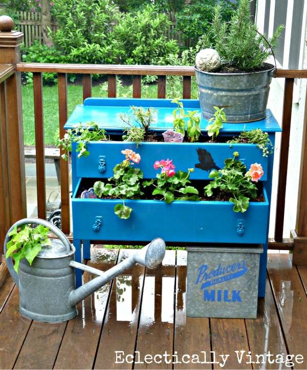 DIY dresser drawers flower beds