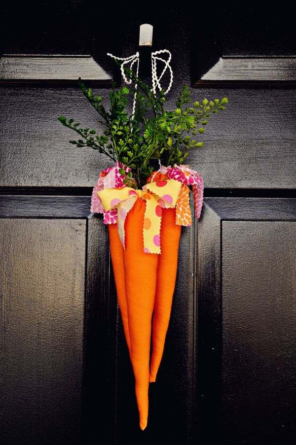 DIY deco carrots outside door