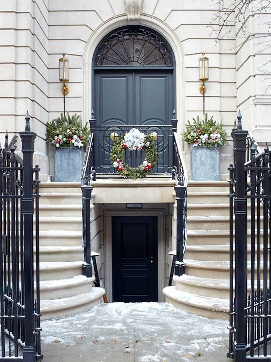 Christmas decoration door Christmas balls