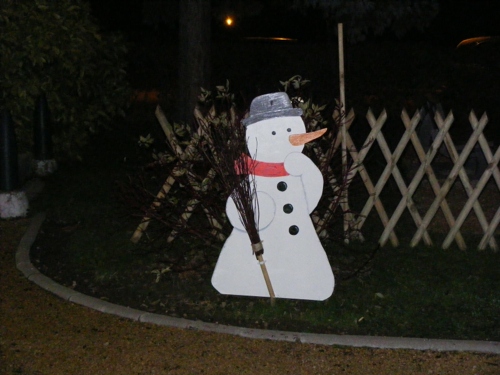 Dekoration af'extérieur avec un bonhomme de neige