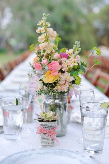 Bright wedding table decoration