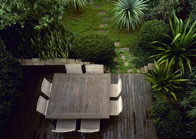 courtyard dining room garden