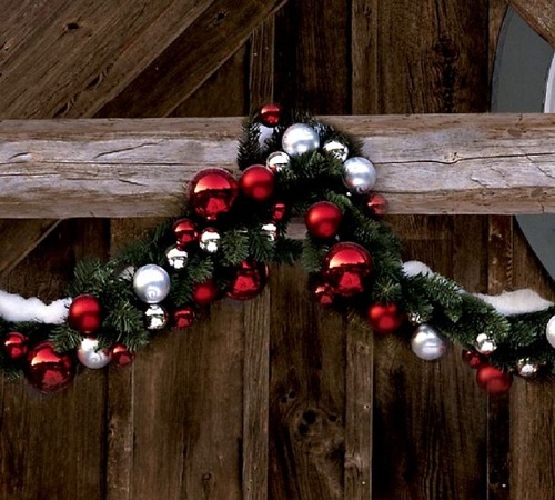 Beautiful garland in green and red