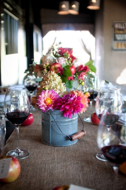 Pot metal flowers table