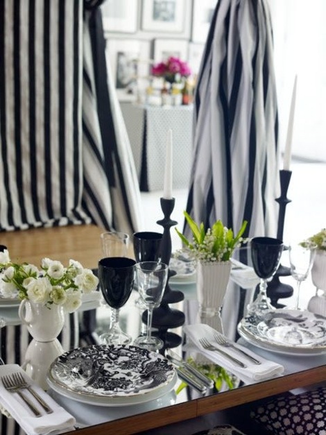 Curtains striped wedding table