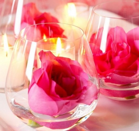 Roses decoration glasses water