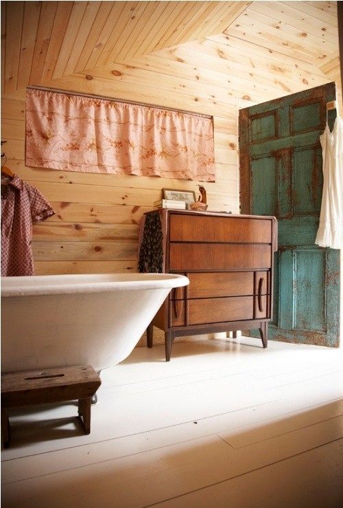 Rustic mixed wood painted bathroom