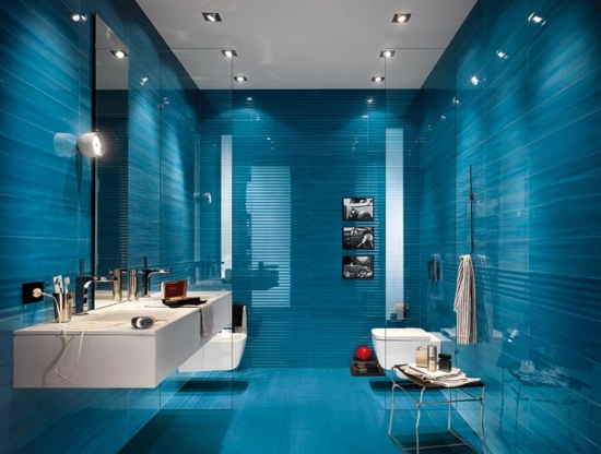 Bathroom in blue with modern tiles