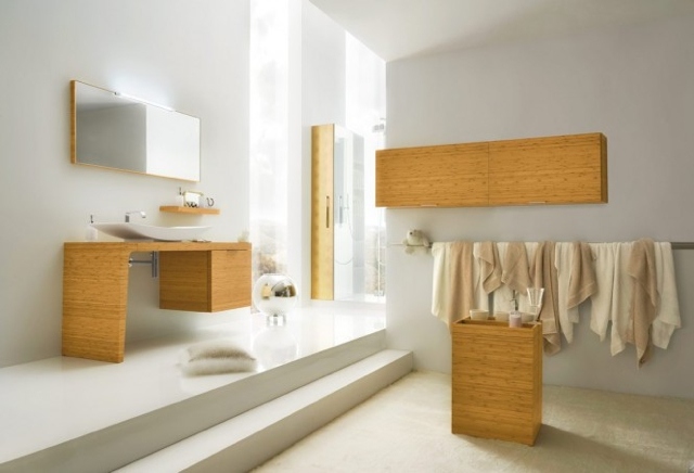 Modern bathroom gray wood details
