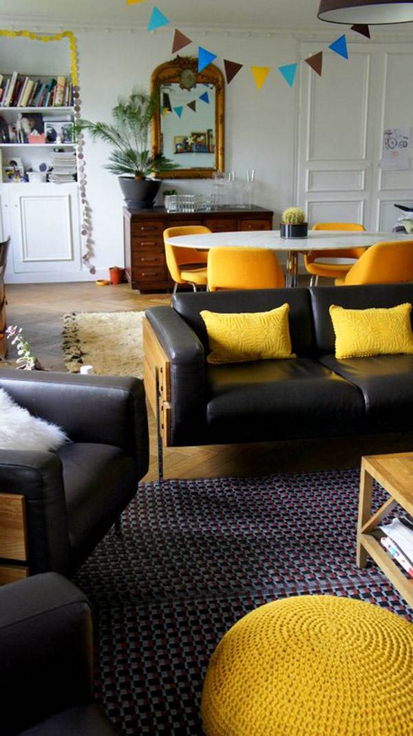 Vintage living room in yellow