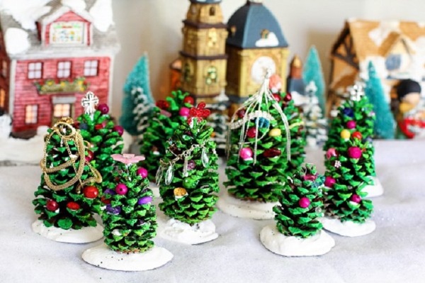 Christmas trees made of pine cones