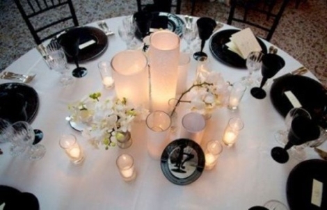 Black and white contrasting table