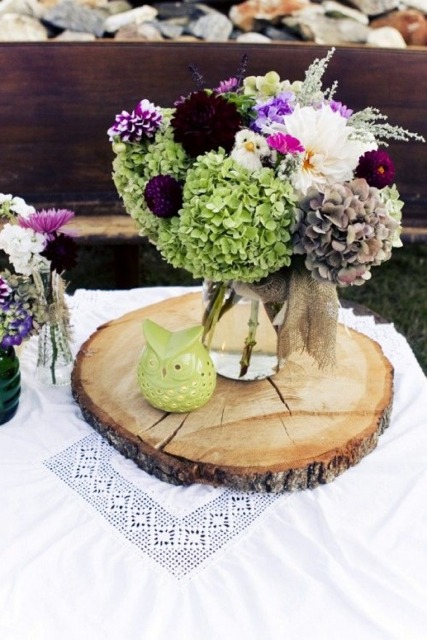 Tree trunk flowers owls