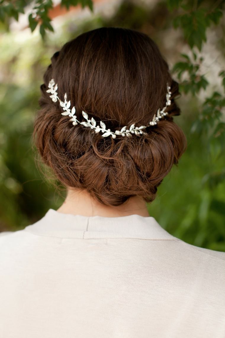 accessory-hair-bun wedding jewelry crown-married-look-vintage