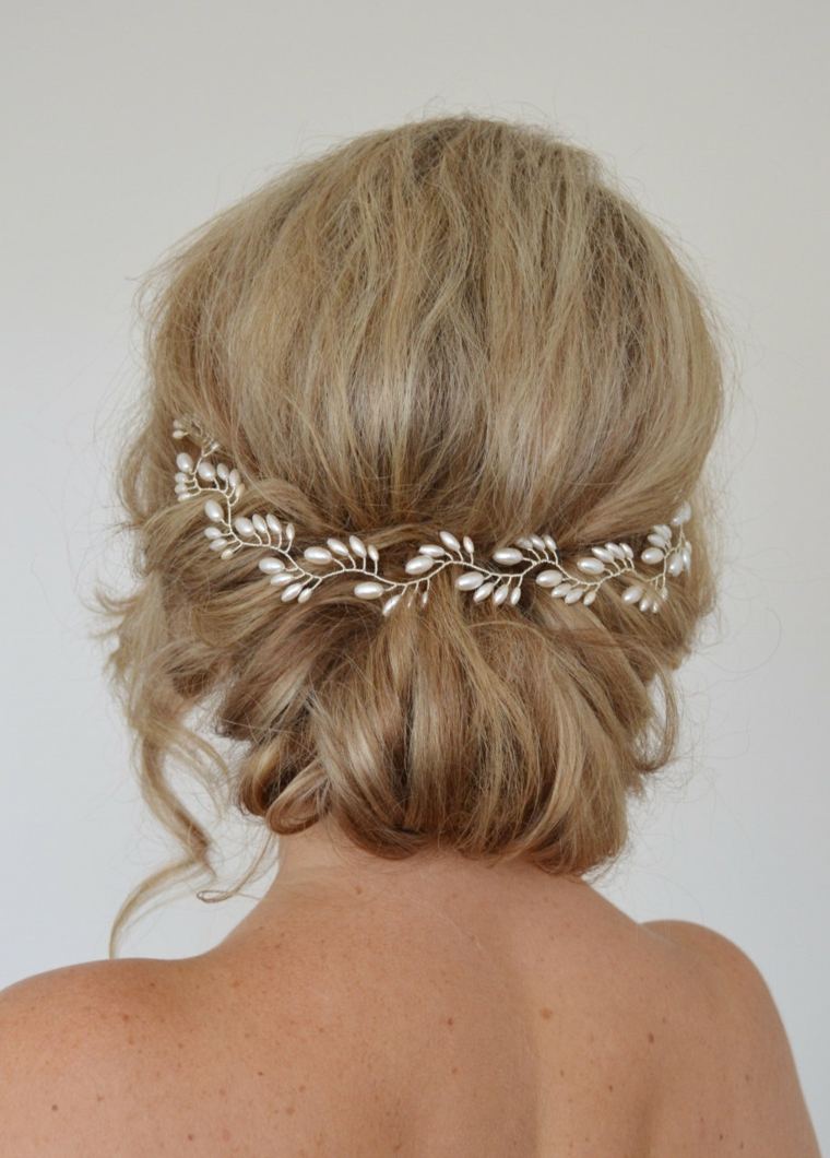 accessory hair-wedding-bride-blond-hair-braids-model