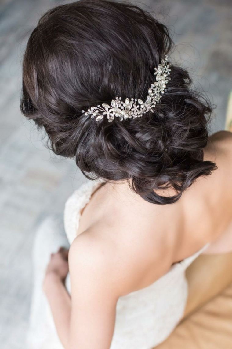 accessory hair-wedding-vine-hair semi-long-bun-comb curls