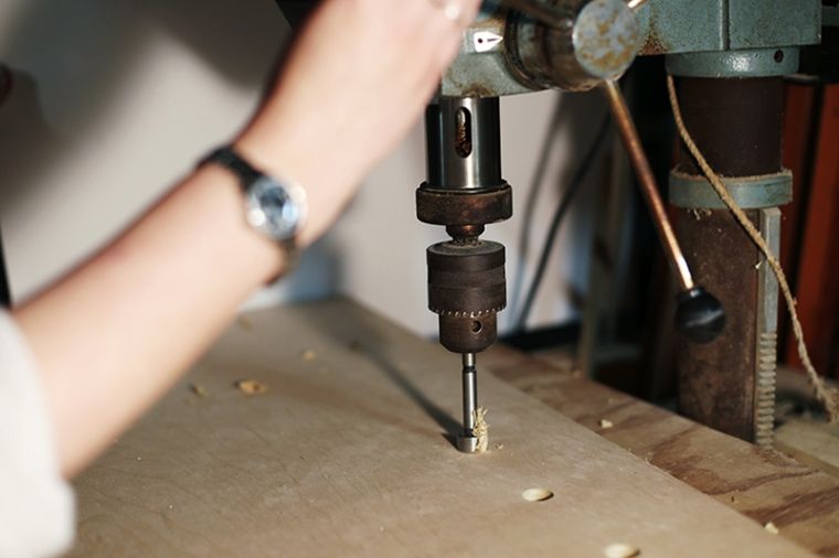 activity-hand-manufacturing wood-pegboard hooks-cles