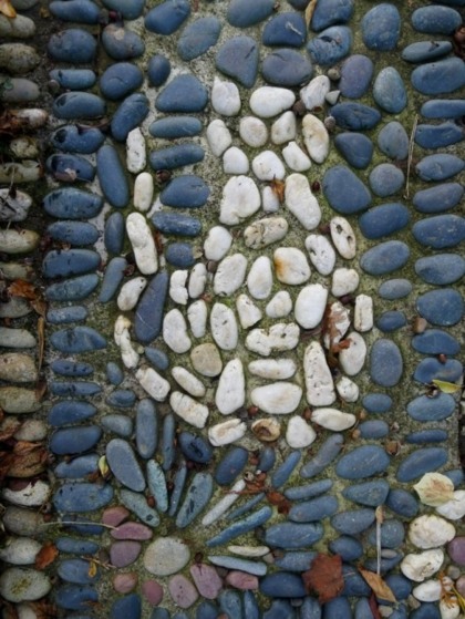 alley garden mosaic pebbles