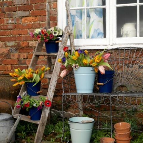 landscaping deco flowers