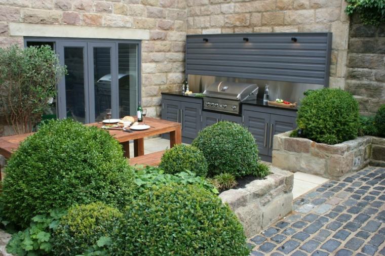 landscaping small garden dining area