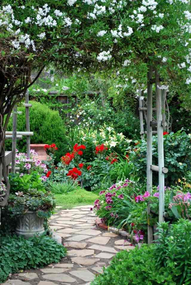 decorate your garden idea flowers deco garden path stone