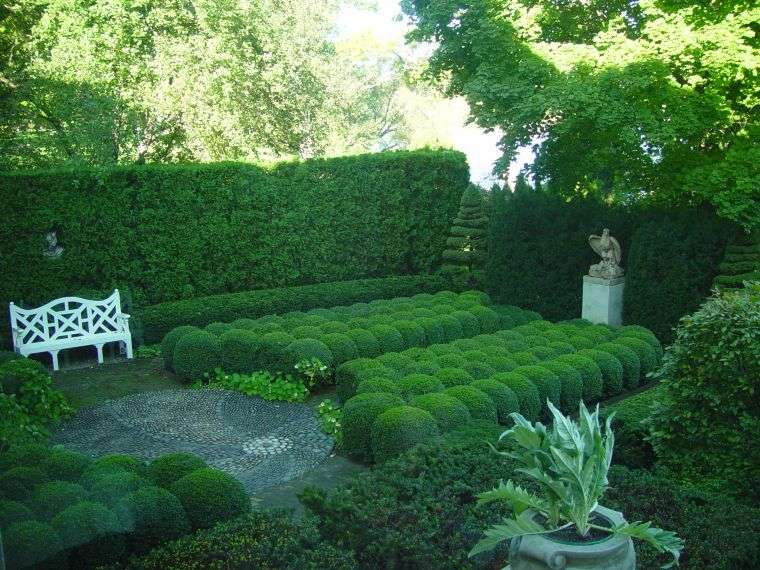 small garden deco topiary style