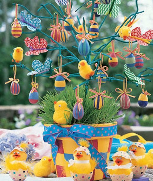 Easter tree eggs chicks