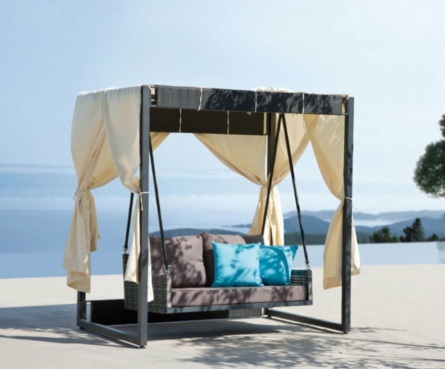 swing black modern outdoor deco