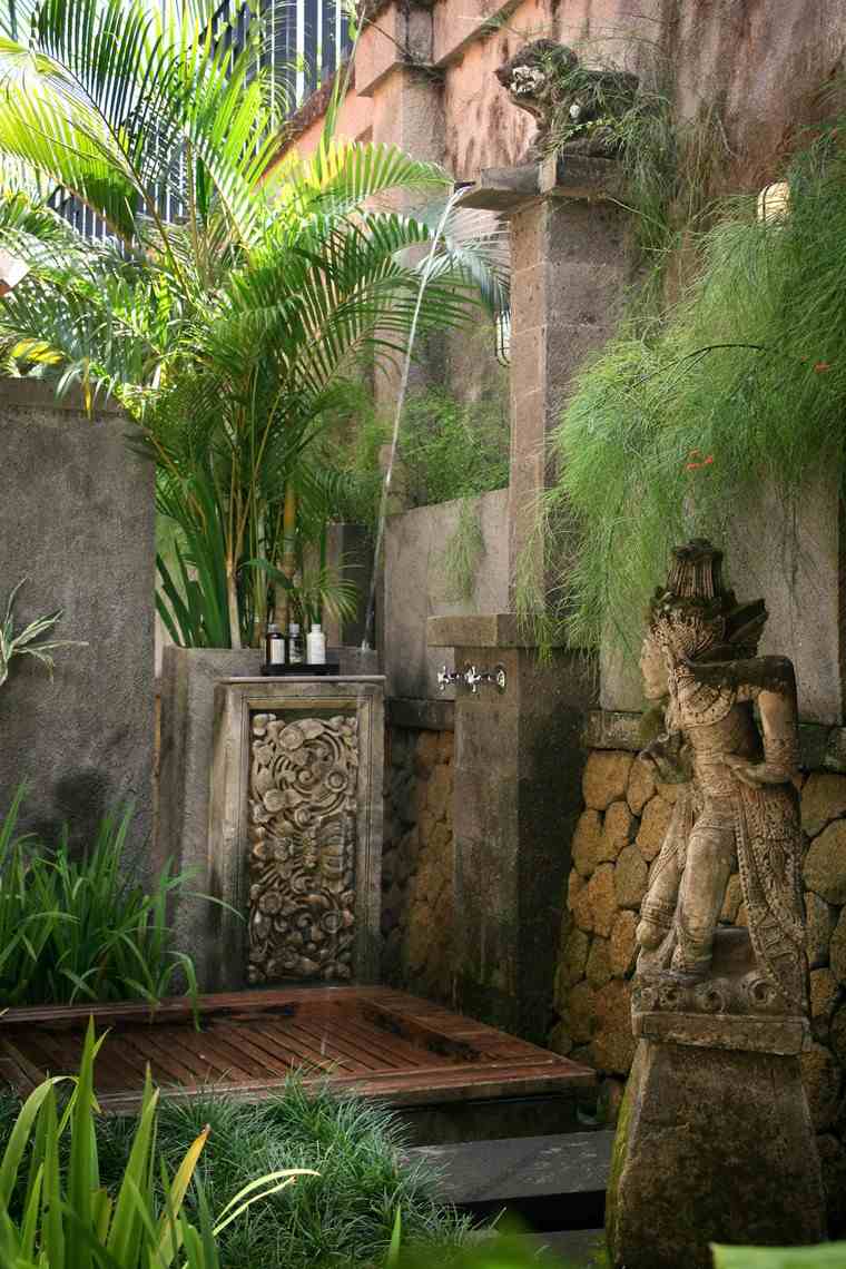 Balinese-statue-ferns-shower-outdoor