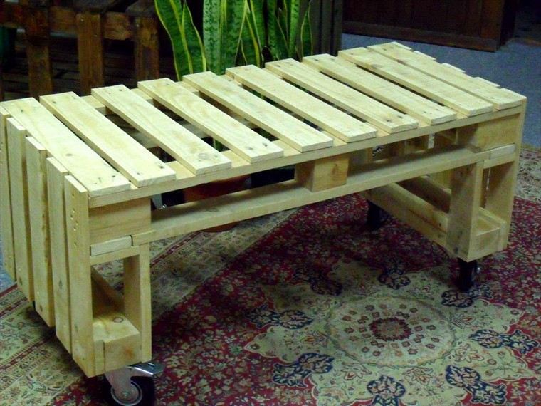 garden bench in pallet wheels