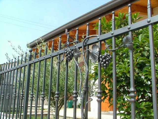 garden fence wrought iron