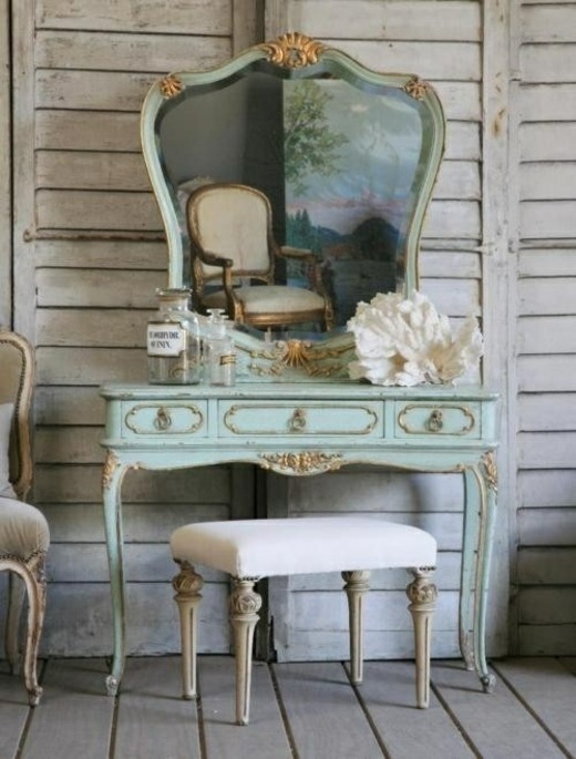 beautiful baroque style dressing table