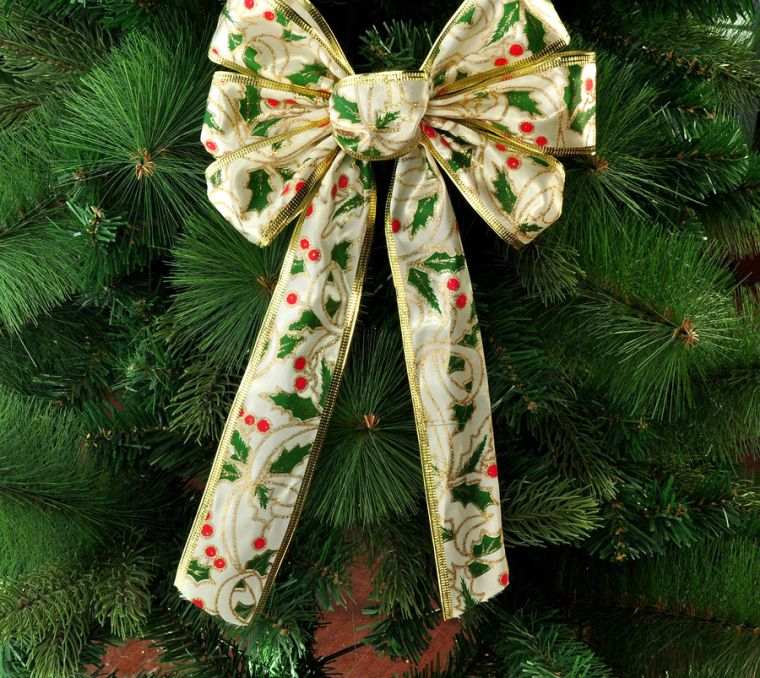 beautiful Christmas tree ribbon deco