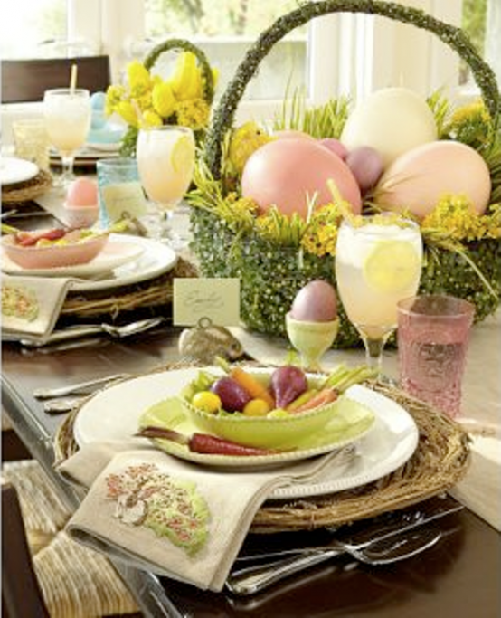 beautiful deco table basket eggs