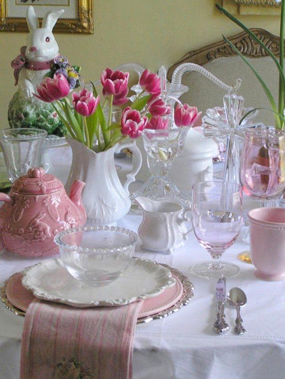 beautiful pink flowers table decoration