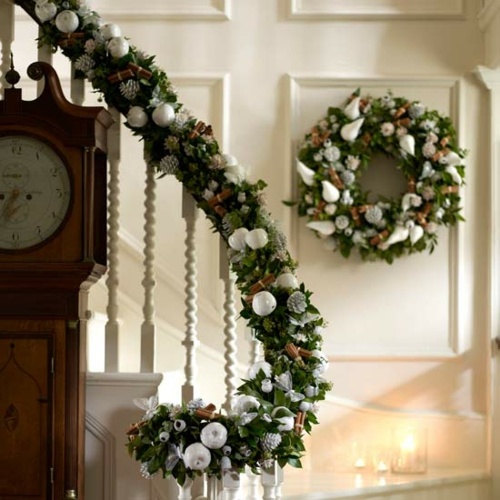 beautiful garland staircase deco