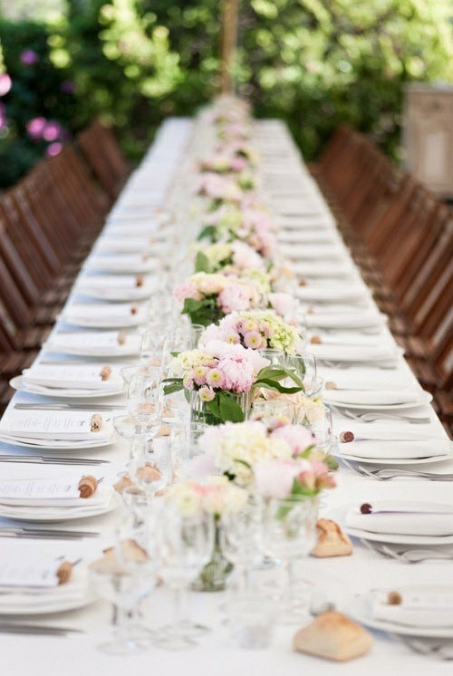 beautiful wedding table central flowers