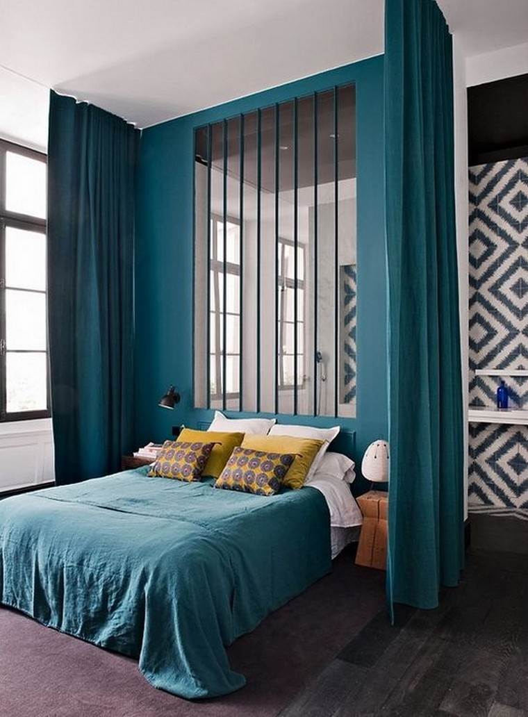 bedroom idea bed design deco curtains blue wall bathroom open