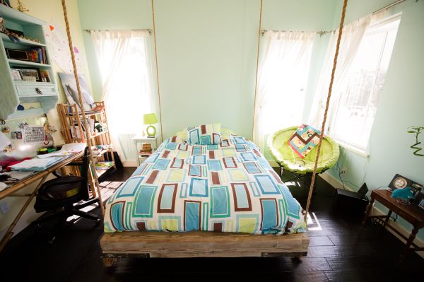 solid wood bed hanging room