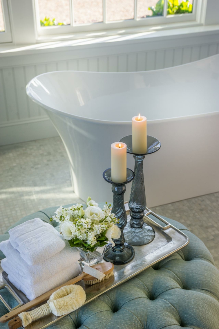 romantic candle modern bathroom idea