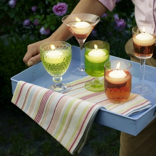 flat tealight candles float glasses cocktail idea original