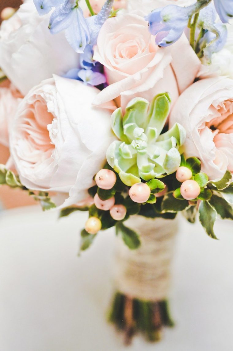 wedding idea theme bouquet spring bride roses