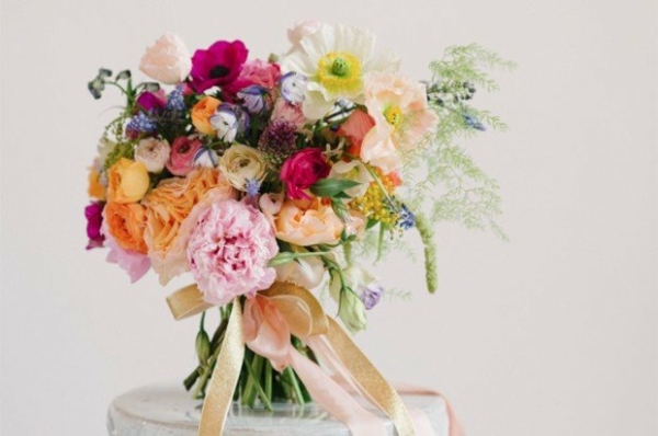 smukke runde rose buket blomster